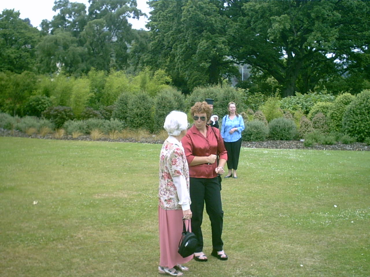 Kiesanowski and Kerdemelidis wedding trip/3_Garden_Photos/IMG00003.JPG